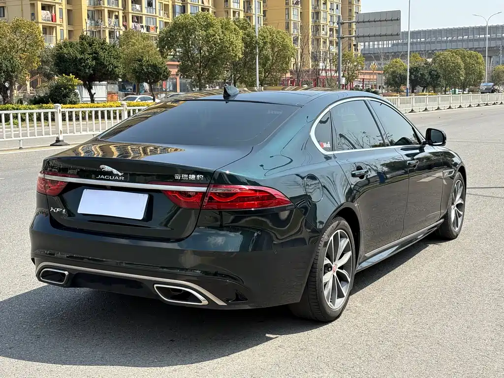 Jaguar XFL 2023 XFL 2.0T P250 two-wheel drive elite sports version купить на сайте DeffCars