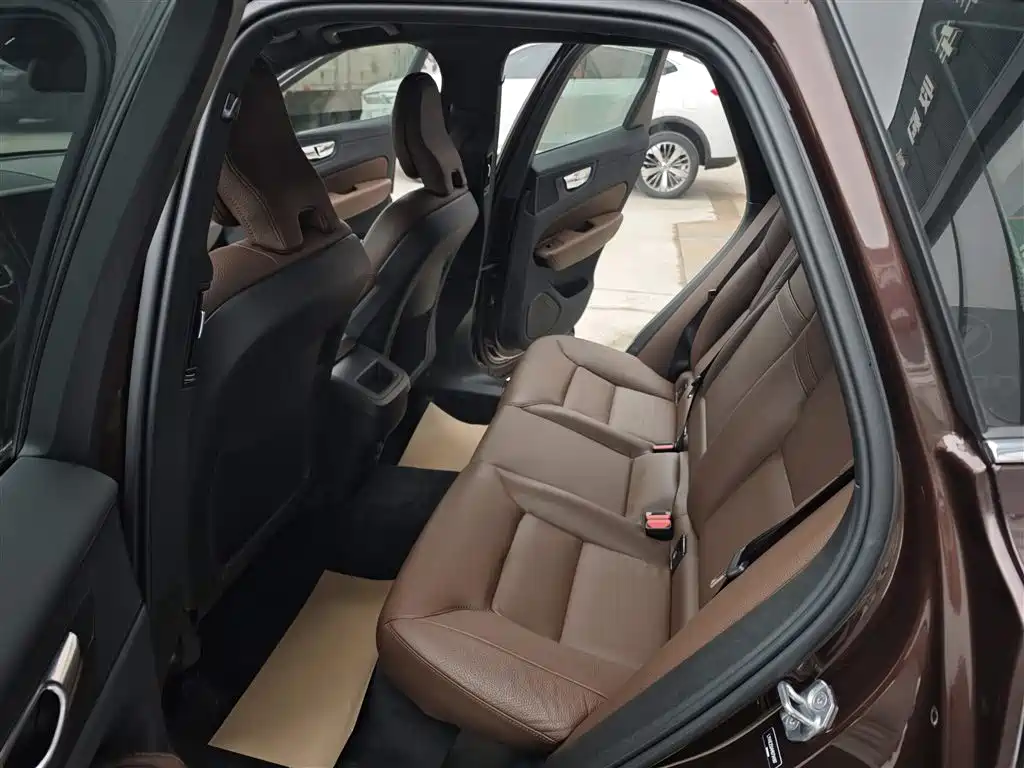 Volvo XC60 2021 T5 four-wheel drive Zhiyi Luxury Edition купить на сайте DeffCars