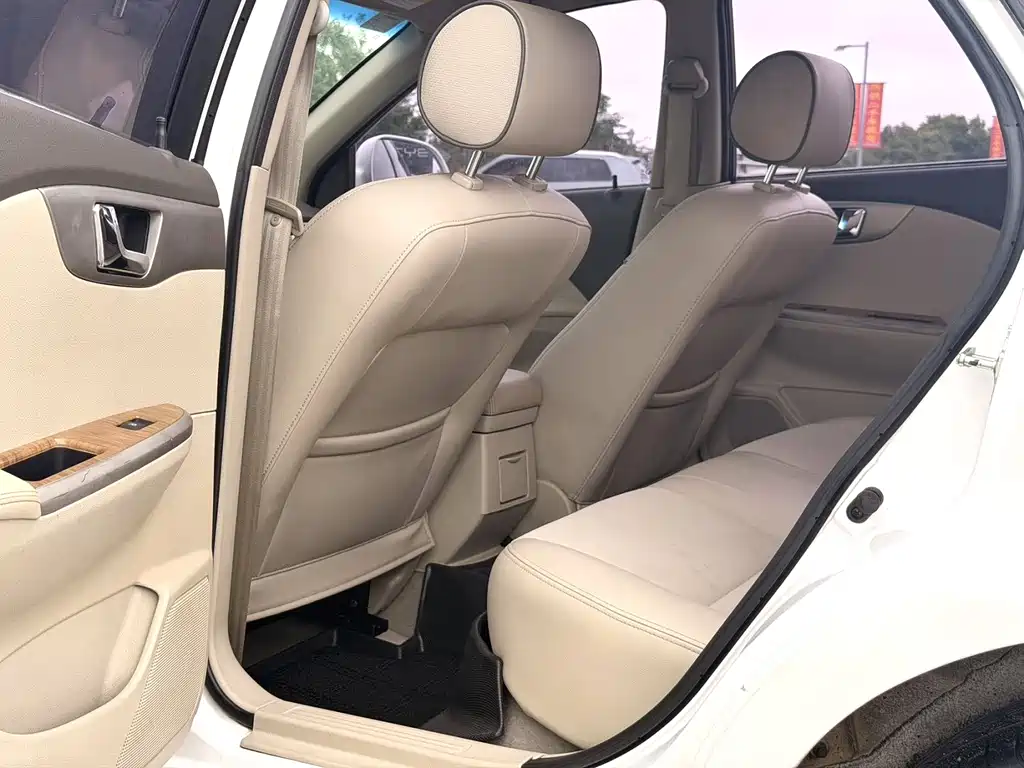 Excelle 2015 1.5L Automatic Classic купить на сайте DeffCars
