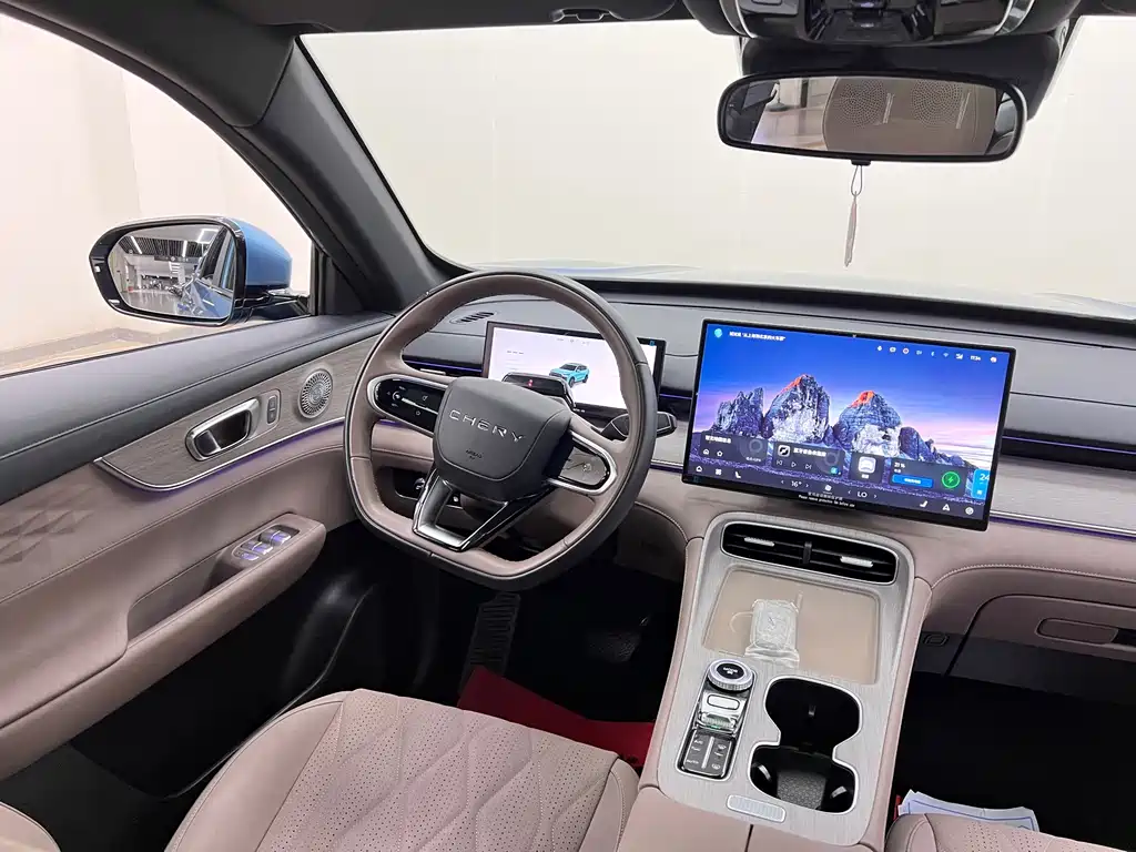 Tiggo 8 PLUS C-DM 2025 model 1.5T 116km premium type 5 seats купить на сайте DeffCars