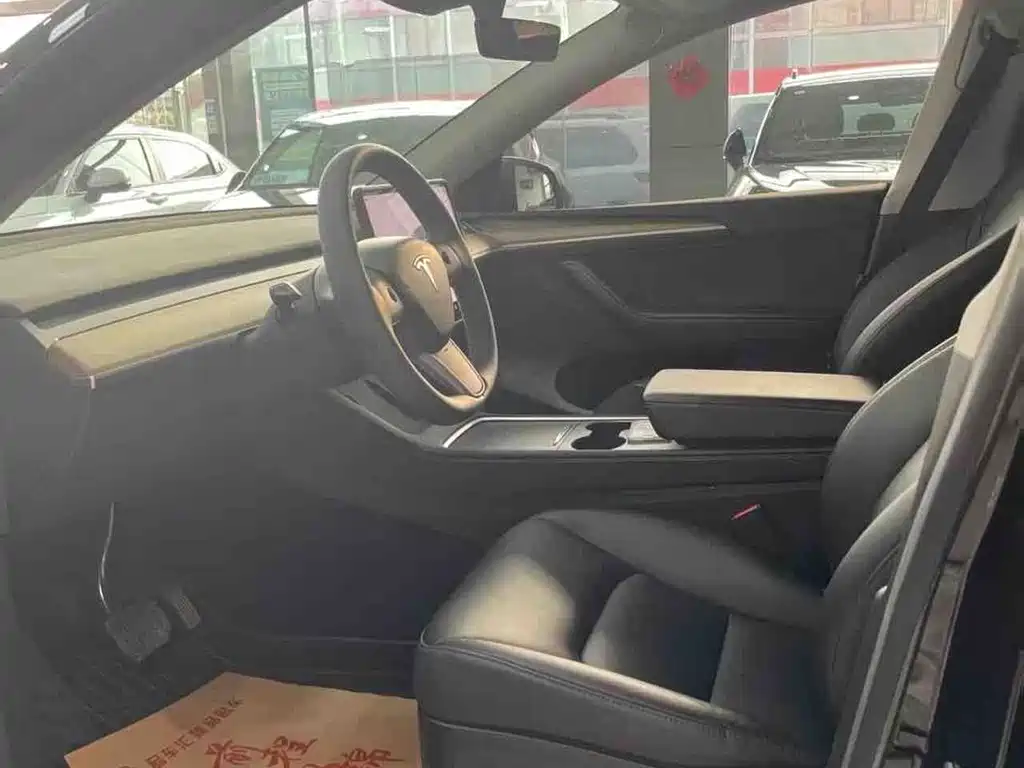 Model Y 2023 rear-wheel drive version купить на сайте DeffCars
