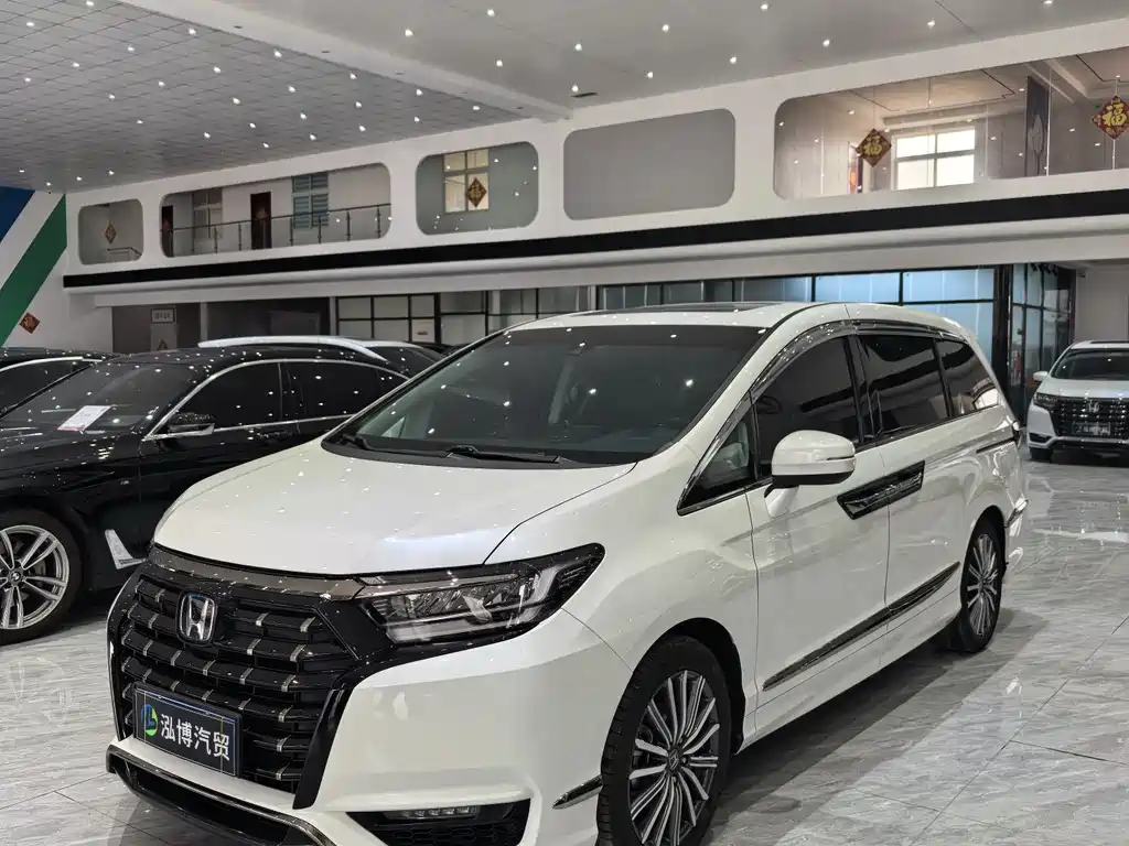 Alison 2022 2.0L e:HEV Deluxe Edition купить на сайте DeffCars