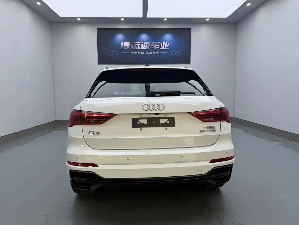 Audi Q3 2022 35 TFSI Fashionable and Dynamic купить на сайте DeffCars