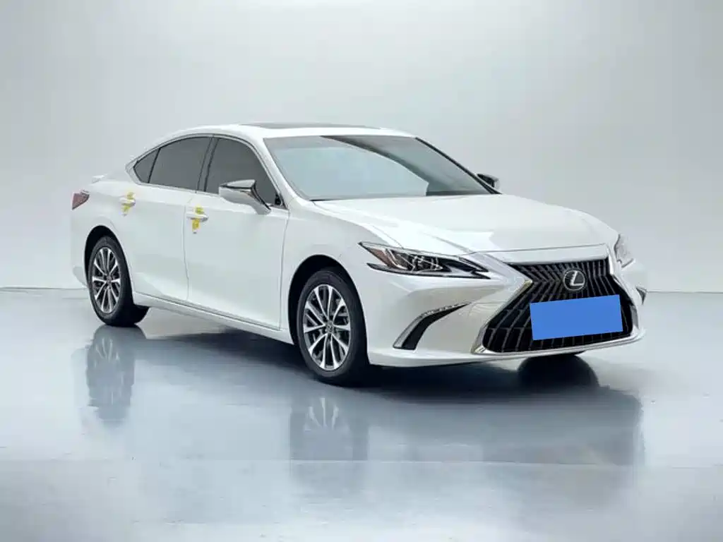 Lexus ES 2022 300h Excellence Edition купить на сайте DeffCars