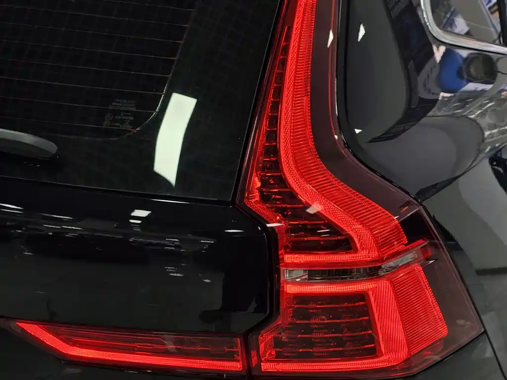 Volvo XC60 2023 B5 four-wheel drive Zhiyi Luxury Edition купить на сайте DeffCars
