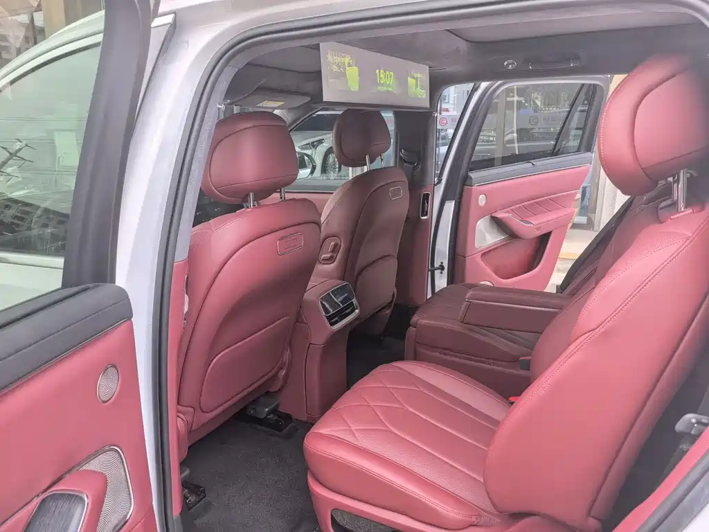 Wenjie M8 2025 extended range Ultra version 53.4kWh 6-seat version 192-line lidar) купить на сайте DeffCars