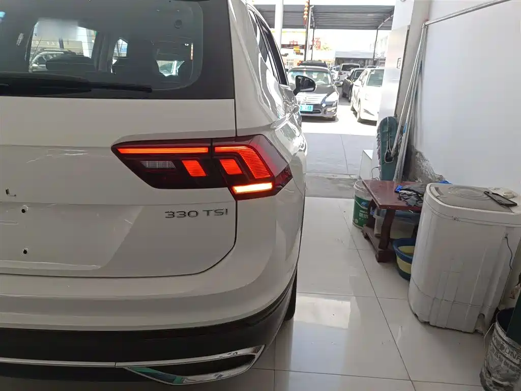 Tiguan L 2022 330TSI automatic two-wheel drive comfort version купить на сайте DeffCars