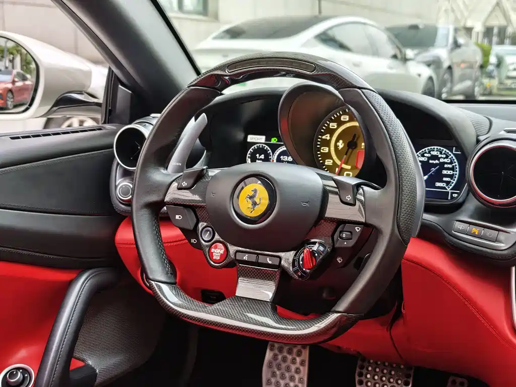 GTC4Lusso 2017 3.9T V8 купить на сайте DeffCars