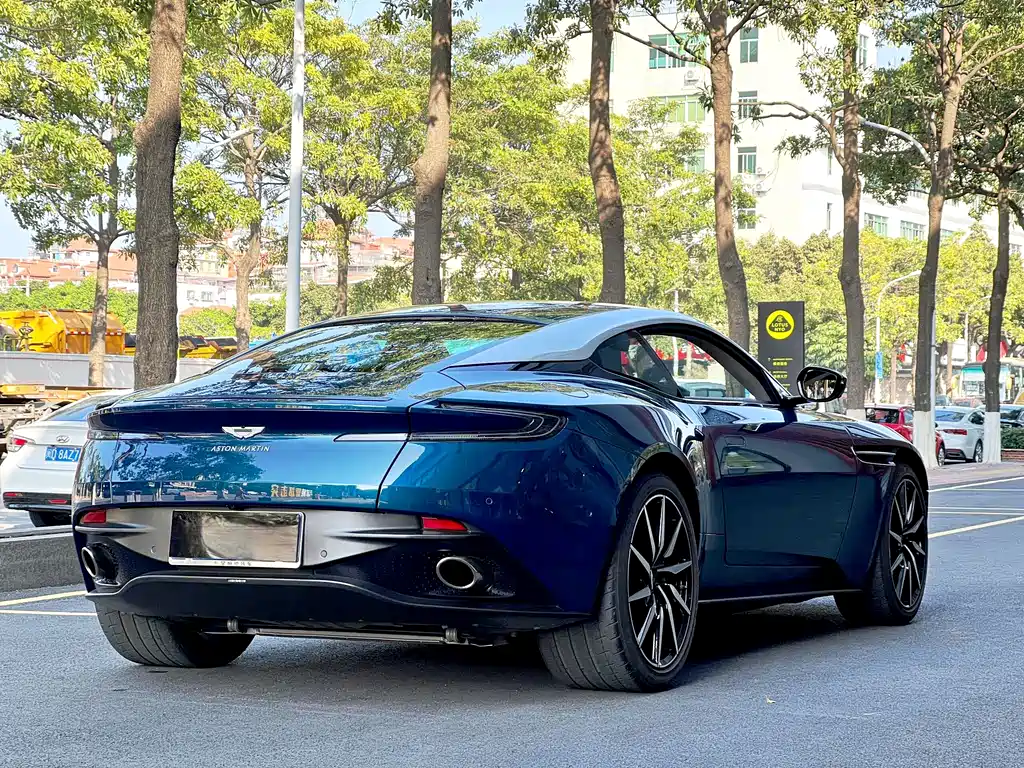 Aston Martin DB11 2019 4.0T V8 Coupe купить на сайте DeffCars