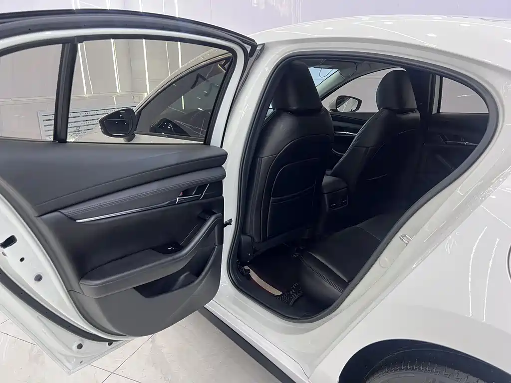 Mazda3 Angkesela 2021 2.0L automatic quality version купить на сайте DeffCars