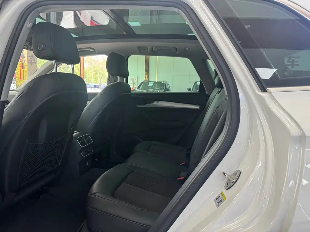 Audi Q5L 2020 40 TFSI enjoys fashionable style купить на сайте DeffCars
