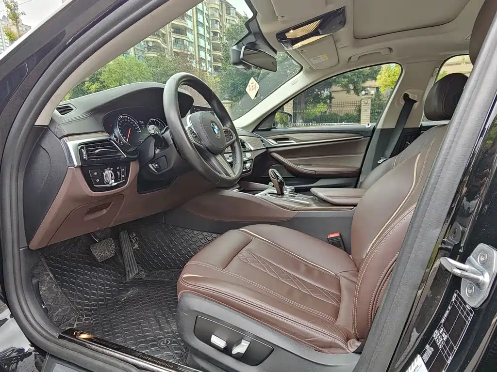 BMW 5 Series 2018 530Li Exclusive Luxury Package купить на сайте DeffCars