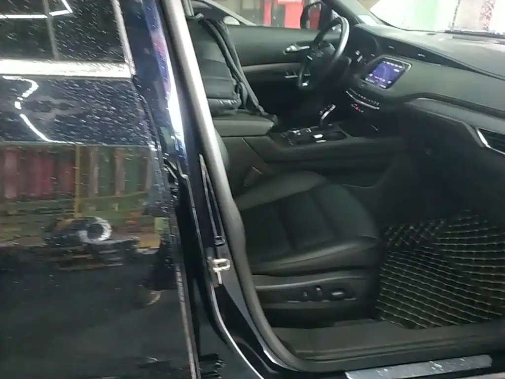 Cadillac XT4 2022 28T two-wheel drive luxury model купить на сайте DeffCars