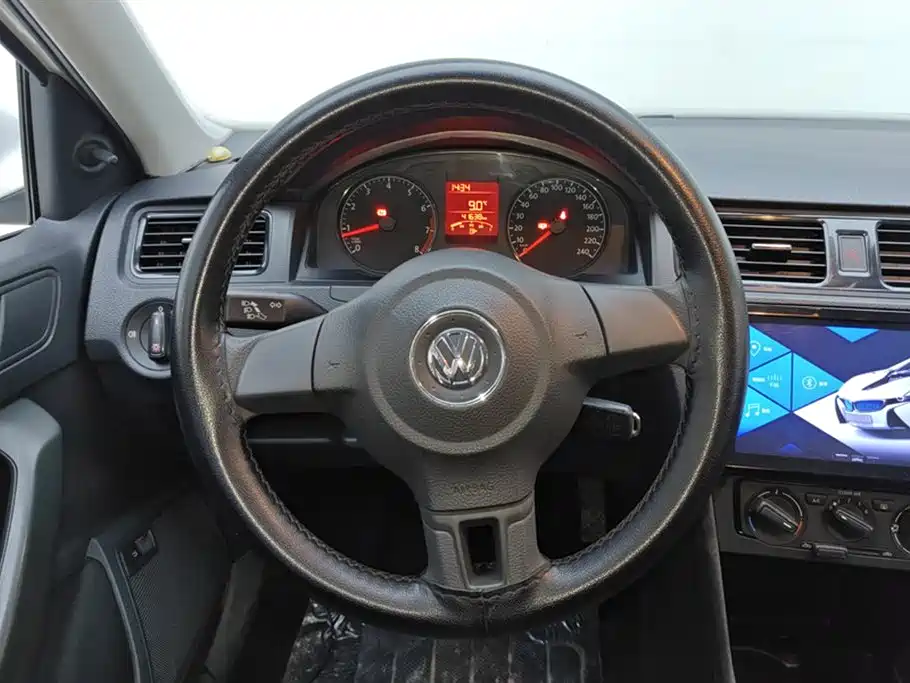 Santana 2015 1.4L Manual Fashion Edition купить на сайте DeffCars