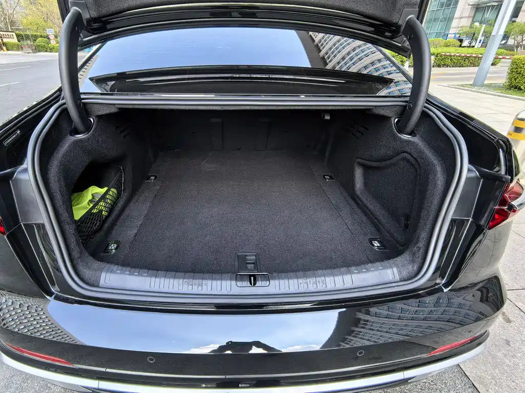Audi A6L 2024 45 TFSI Premium Dynamic Model купить на сайте DeffCars