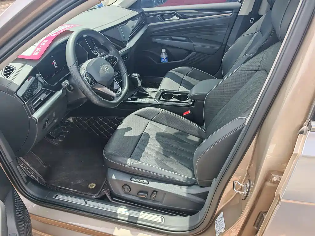 Passat 2022 330TSI Deluxe Edition купить на сайте DeffCars