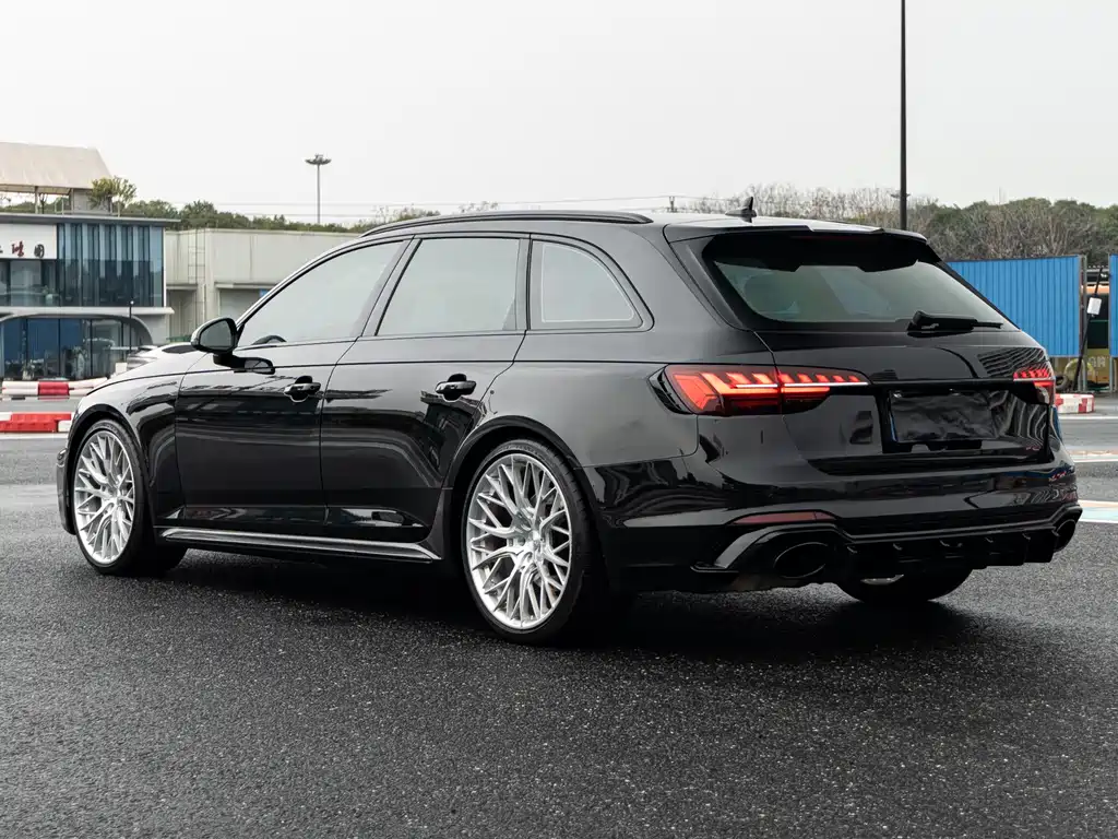 Audi RS 4 2022 RS4 Avant Obsidian Edition купить на сайте DeffCars