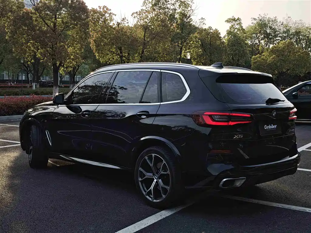 BMW X5 2022 facelift xDrive 40Li M sports package купить на сайте DeffCars