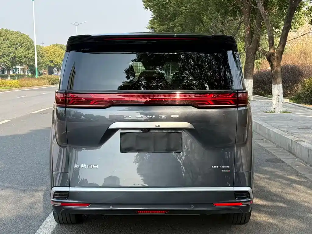 Denza D9 2025 DM-i smart driving version 1020 four-wheel drive flagship model купить на сайте DeffCars