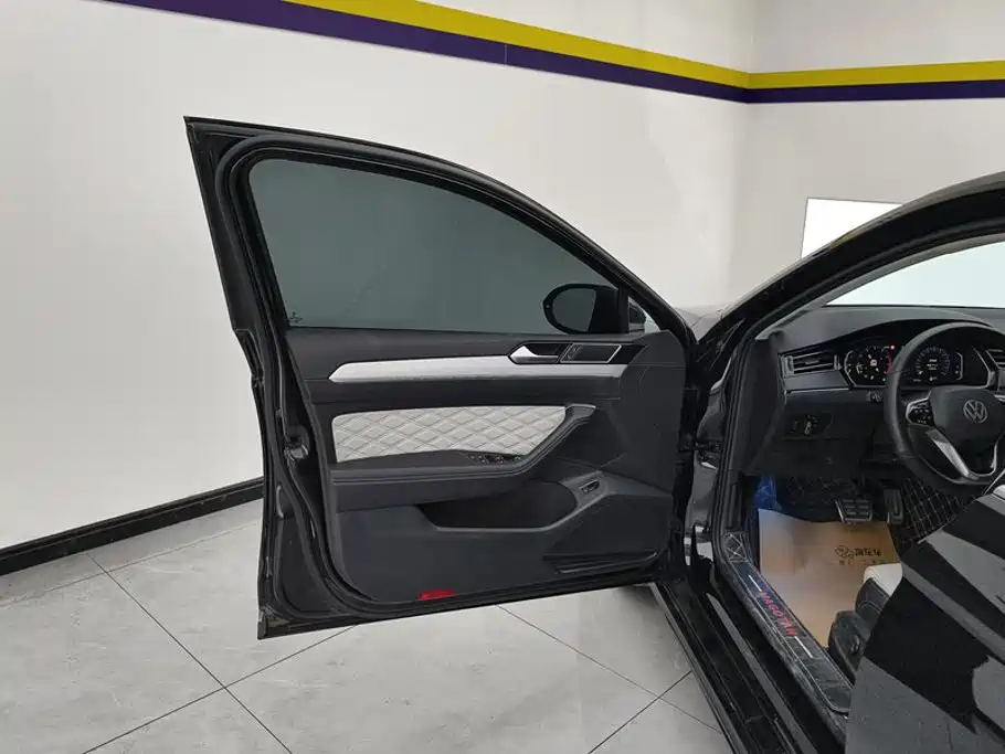 Magotan 2023 2 million commemorative edition 330TSI DSG luxury model купить на сайте DeffCars
