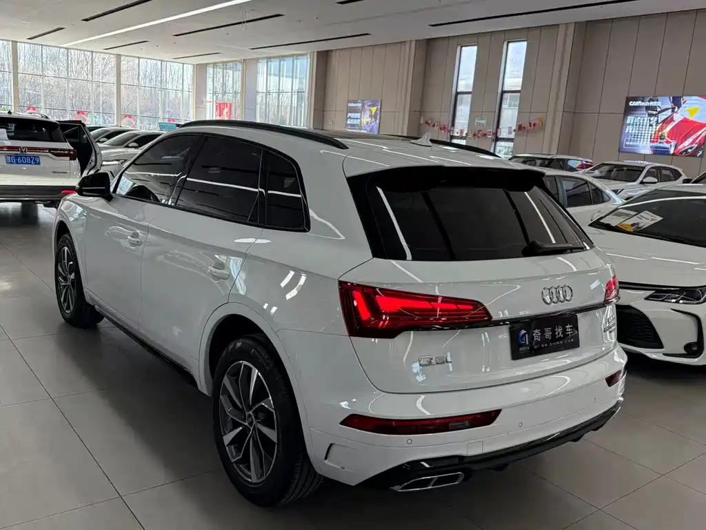 Audi Q5L 2024 40 TFSI luxury and dynamic model купить на сайте DeffCars