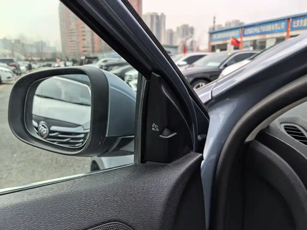 Volvo V40 2018 T3 Zhiya Edition купить на сайте DeffCars