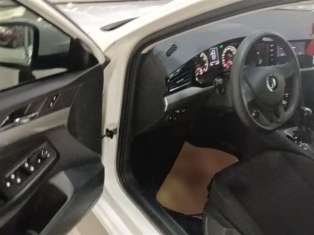 Bora 2021 1.5L automatic fashion smart connected version купить на сайте DeffCars