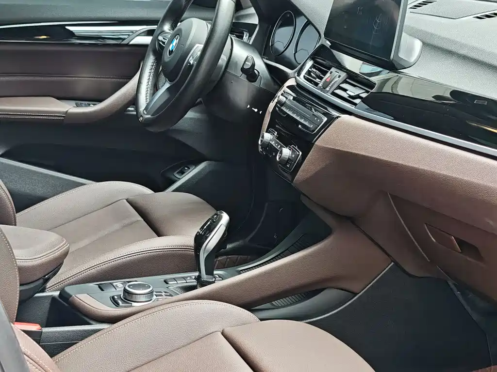 BMW X1 2021 xDrive25Li Exclusive Model купить на сайте DeffCars
