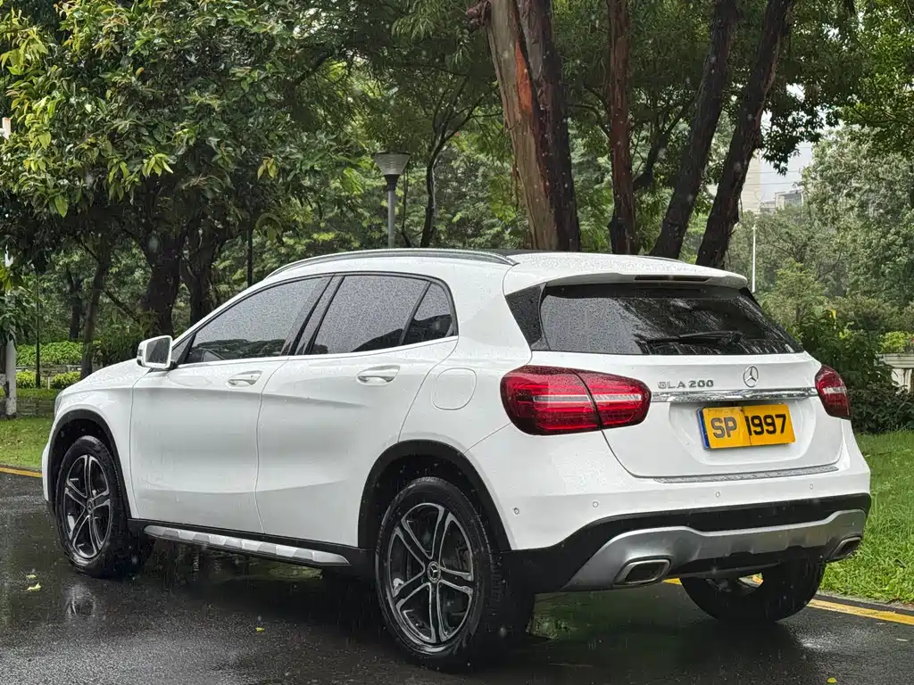 Mercedes GLA 2018 200 Fashion Edition купить на сайте DeffCars