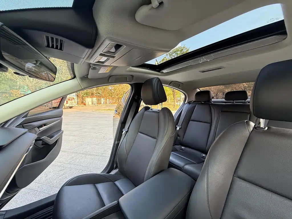 Mazda3 Angkesela 2023 2.0L Automatic Premium Edition купить на сайте DeffCars