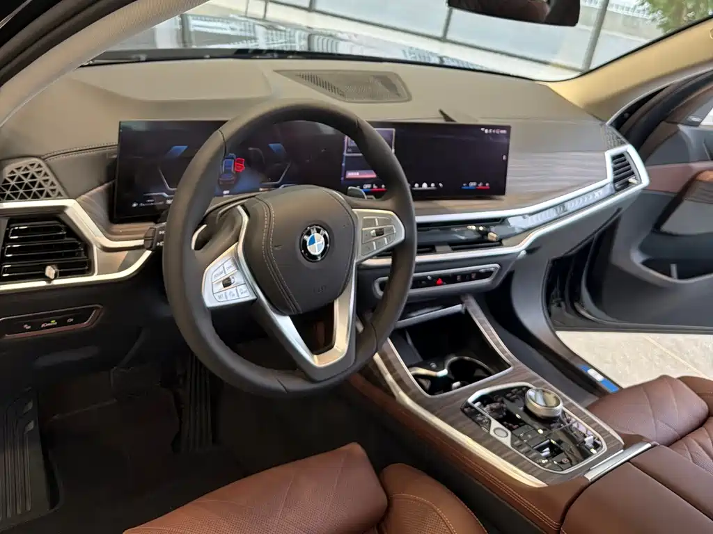 BMW X7 2024 xDrive40i Leading Luxury Package купить на сайте DeffCars