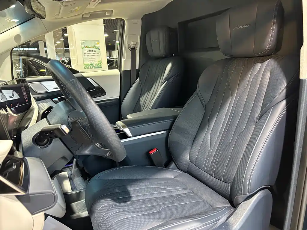 Century 2025 2.0T four-seater private version купить на сайте DeffCars