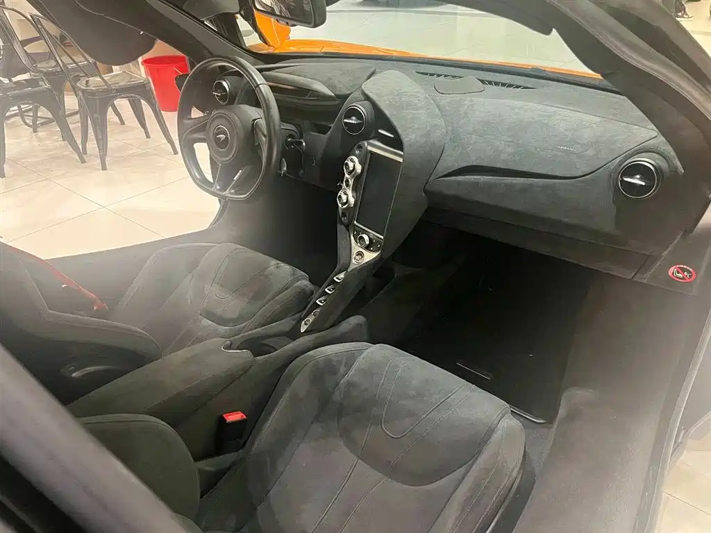 McLaren 720S 2017 4.0T Coupe купить на сайте DeffCars