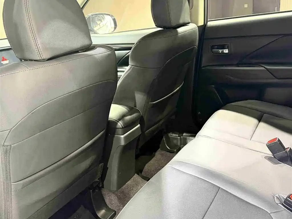 Outlander 2021 2.0L 2WD Smooth Edition 5 seats купить на сайте DeffCars