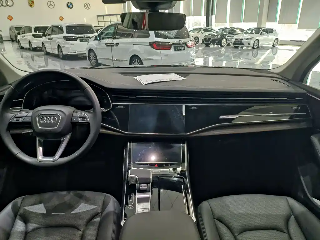 Audi Q7 2023 45 TFSI quattro S line sports купить на сайте DeffCars