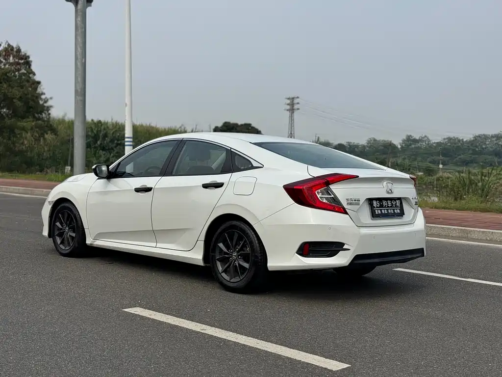 Civic 2019 220TURBO CVT Dynamic Edition National V купить на сайте DeffCars