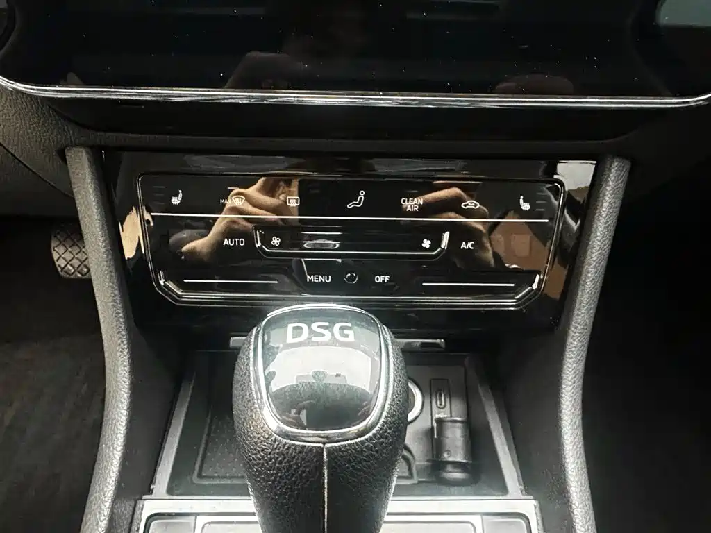 Superb 2023 facelift TSI280 DSG exclusive version купить на сайте DeffCars
