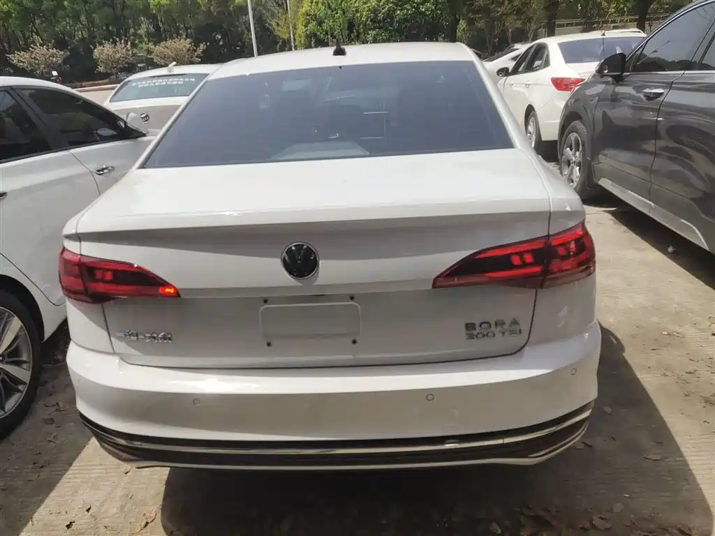 Bora 2023 300TSI DSG Premium Edition купить на сайте DeffCars