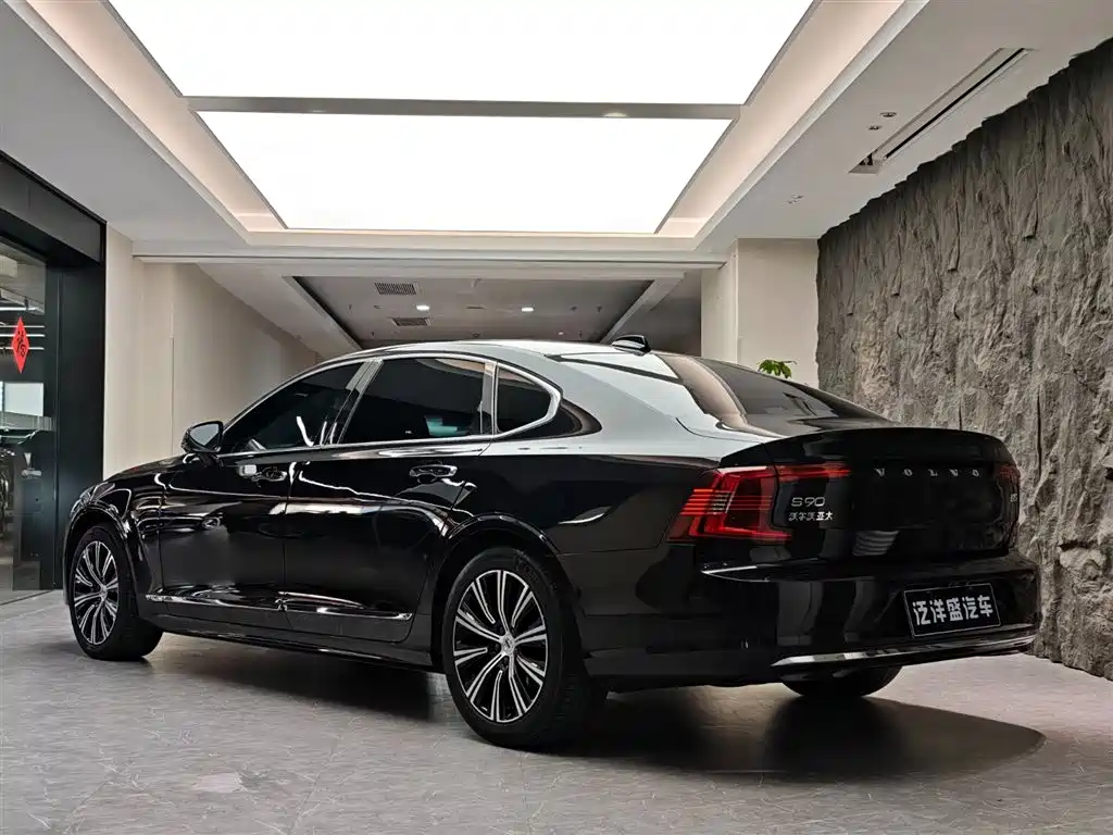 Volvo S90 2021 B5 Zhiyuan Luxury Edition купить на сайте DeffCars