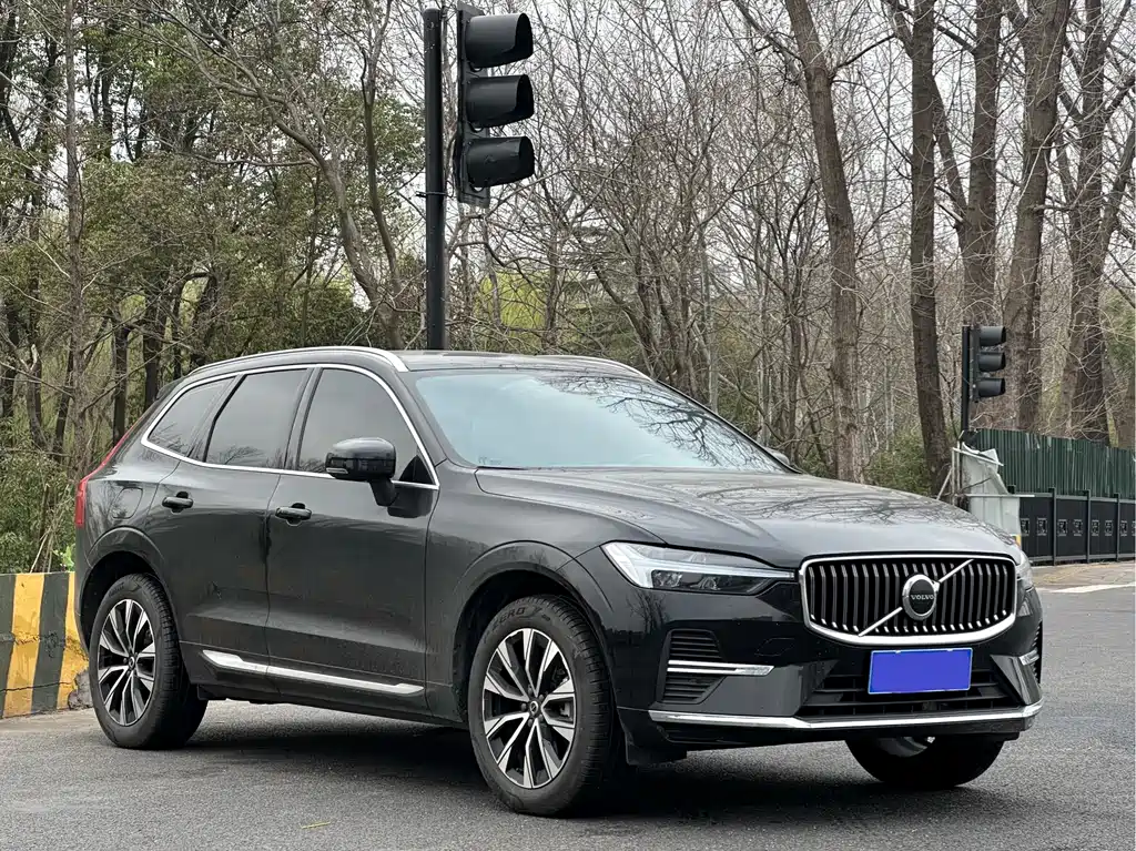 Volvo XC60 2025 B5 four-wheel drive Zhiyuan luxury version купить на сайте DeffCars