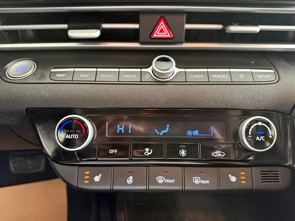 Elantra 2023 1.5L CVT LUX Premium Edition купить на сайте DeffCars