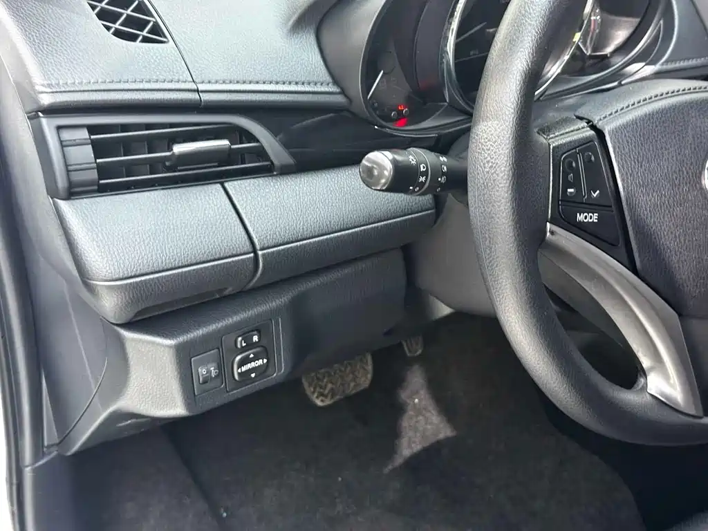 Yaris L Zhixuan 2022 Dazzling X 1.5L CVT Deluxe Plus Edition купить на сайте DeffCars