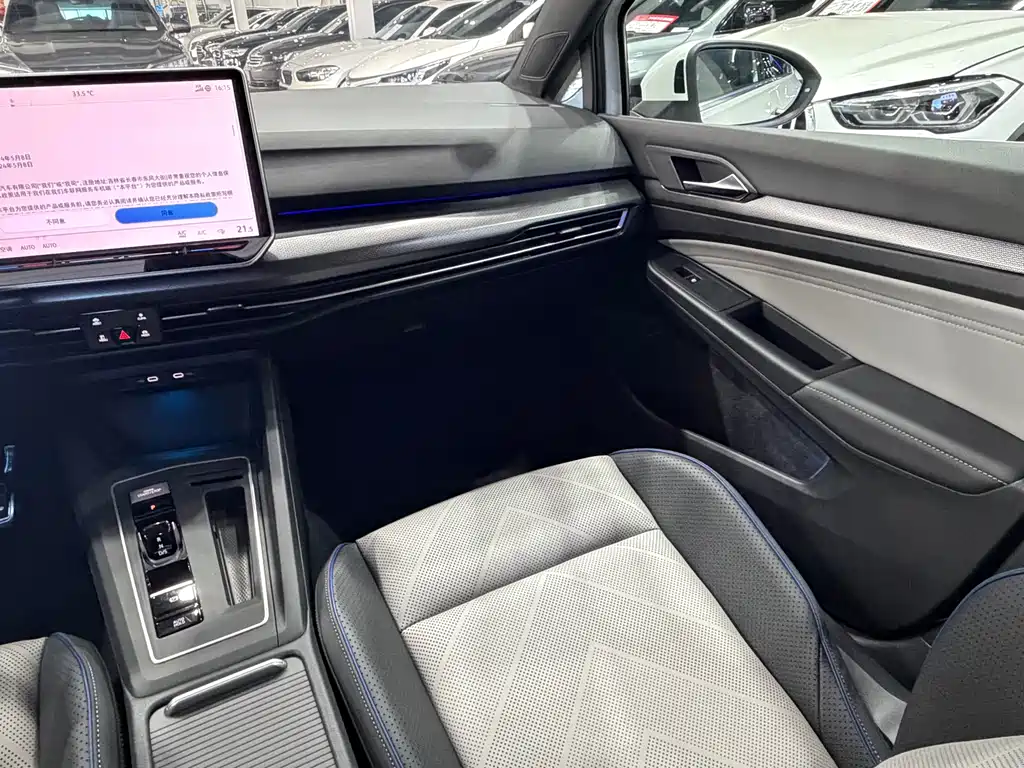 Golf 2025 facelift 300TSI R-Line купить на сайте DeffCars