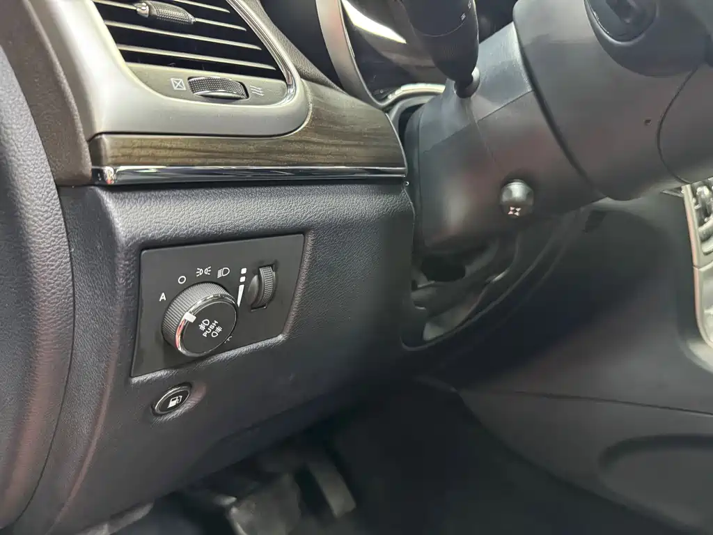 Grand Cherokee imported 2016 3.6L luxury navigation version купить на сайте DeffCars