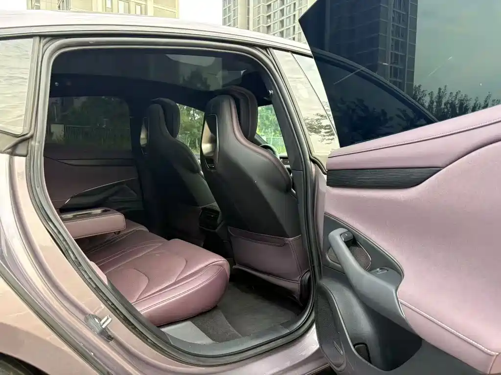 Xiaomi SU7 2024, four-wheel drive, ultra-long battery life, high-end smart driving Max version купить на сайте DeffCars