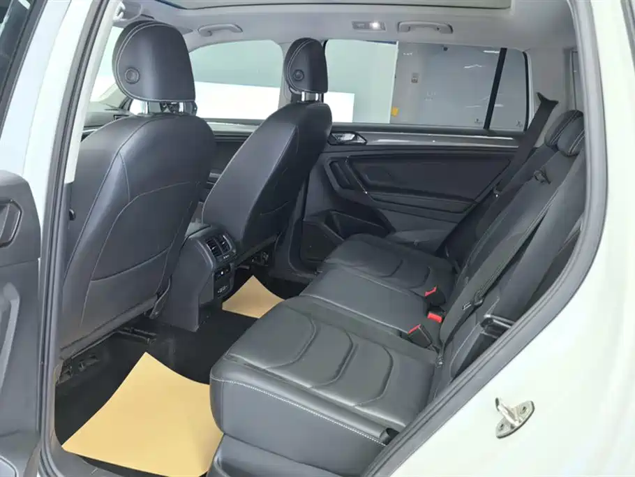 Tiguan L 2021 330TSI automatic two-wheel drive R-Line version купить на сайте DeffCars