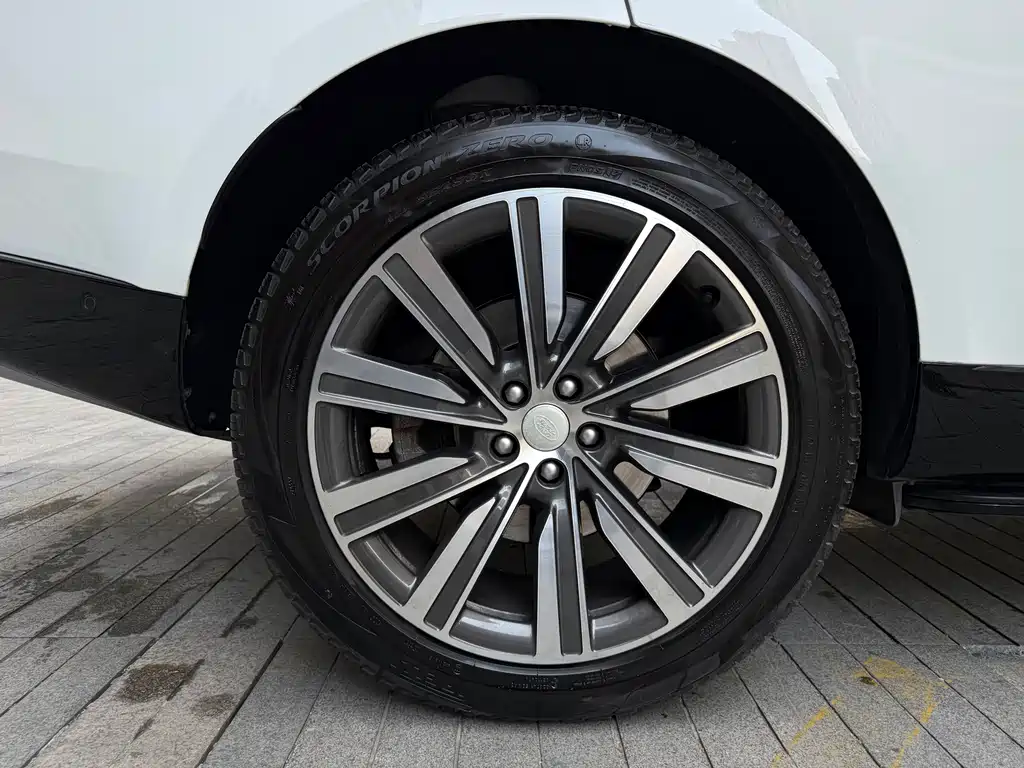 Range Rover 2023 3.0 L6 400PS Extended Edition купить на сайте DeffCars