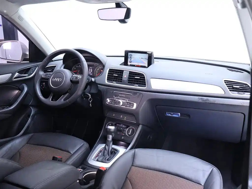 Audi Q3 2018 30th Anniversary Model 30 TFSI Fashion Model купить на сайте DeffCars