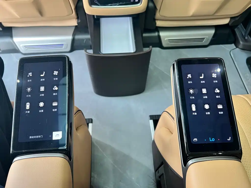 Denza D9 2024 DM-i 970 luxury model купить на сайте DeffCars