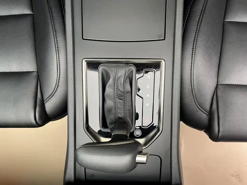 Hongqi H7 2019 1.8T Comfort Edition купить на сайте DeffCars